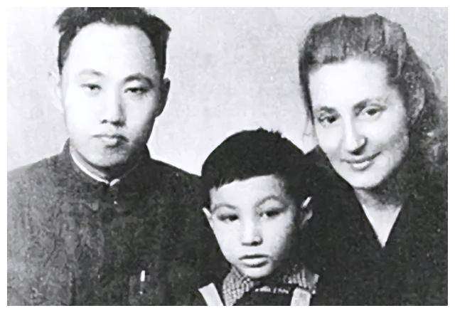 他是西安事变推动者，后担任外交副部长，儿子是原中信证券董事长