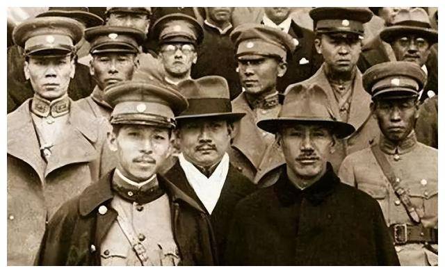 他是西安事变推动者，后担任外交副部长，儿子是原中信证券董事长