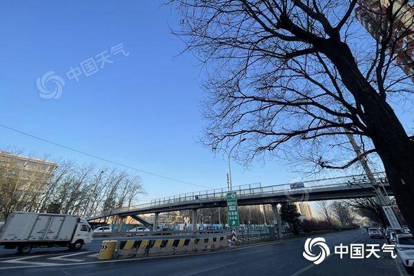 阵风7级!4月首日北京大风刷存在感 天气干燥需注意用火安全