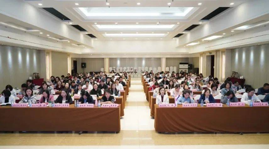 【妇联】全国人大代表高华瑞在徐州市和北京市宣讲“全国两会精神”