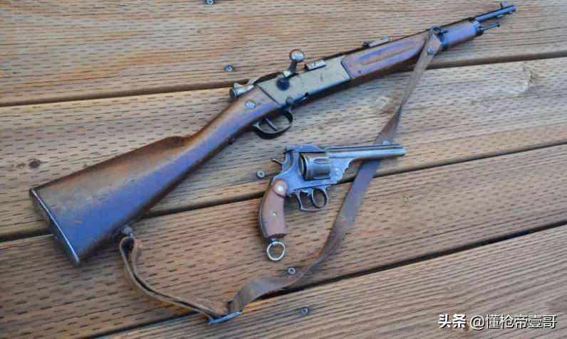 东北老哥耕地捡枪拍抖音,3小时后警察上门:查水表!丨轻武专栏