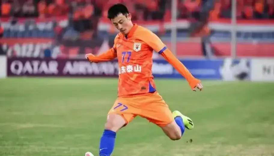 “蓬荜生辉”组合解散！彭欣力租借加盟亚泰，泰山收获165万租借费