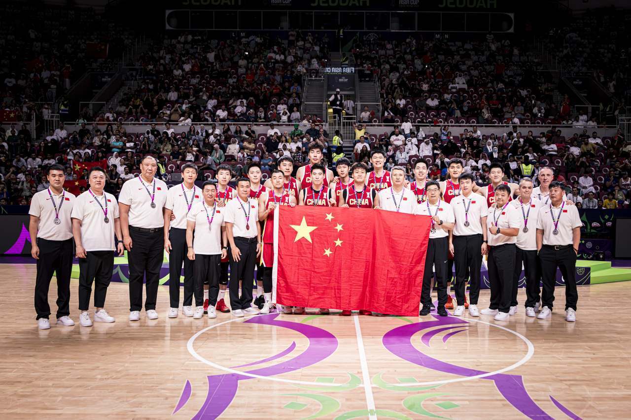 12个拼命三郎,6个来自浙江,“浙”势力为中国男篮撑起半边天