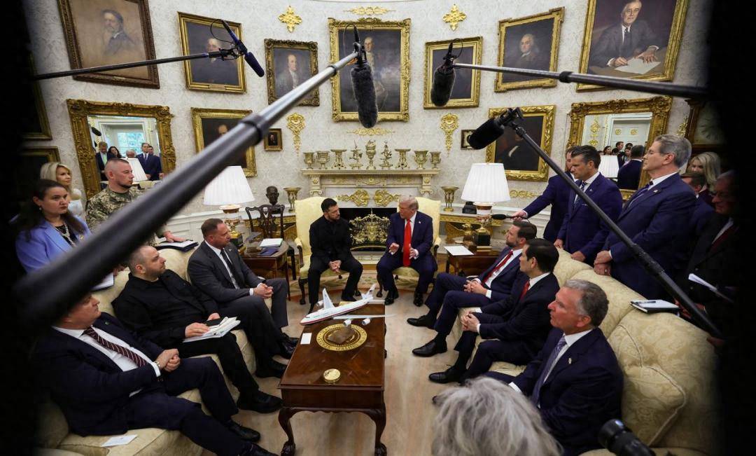 牛弹琴:白宫版智斗,特朗普果然大杀四方