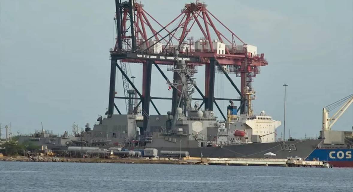 C-802导弹上岛,中式装甲大军随时开打,美军6架死神逼近委内瑞拉